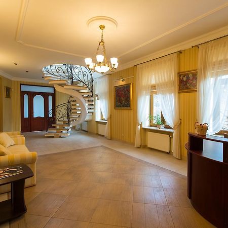 10 Rooms Lviv Exterior photo
