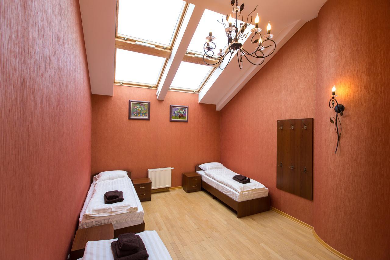 10 Rooms Lviv Exterior photo