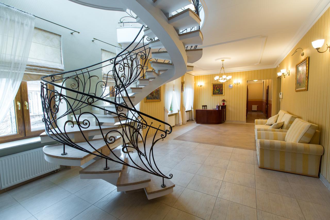 10 Rooms Lviv Exterior photo