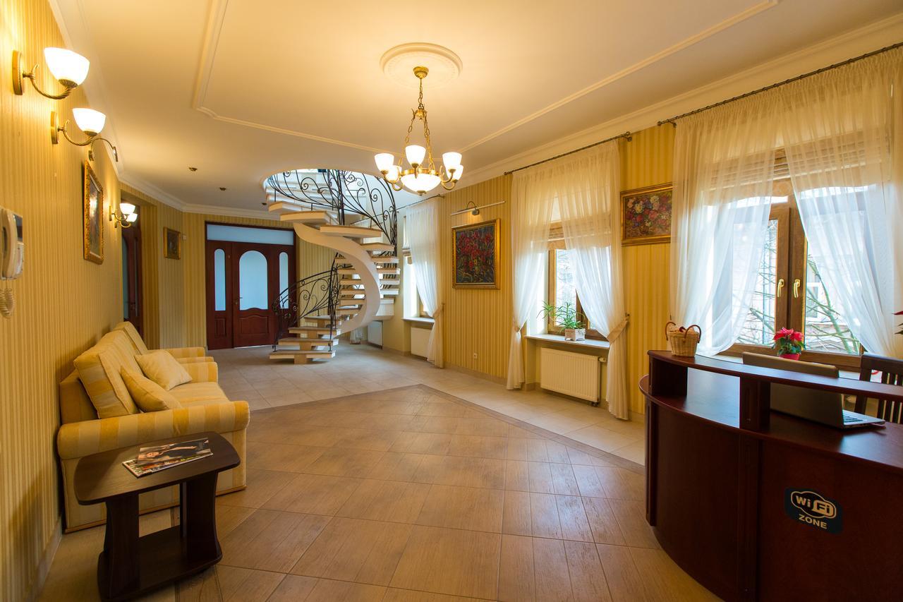 10 Rooms Lviv Exterior photo