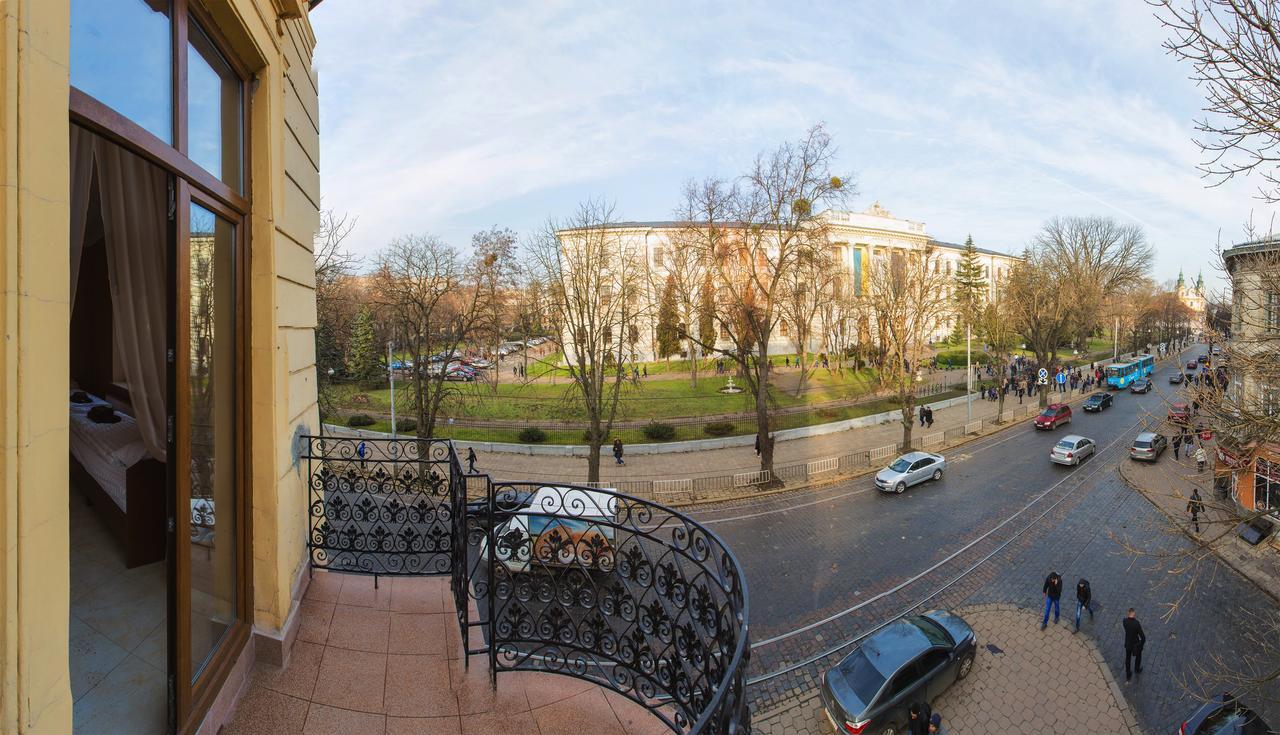 10 Rooms Lviv Exterior photo