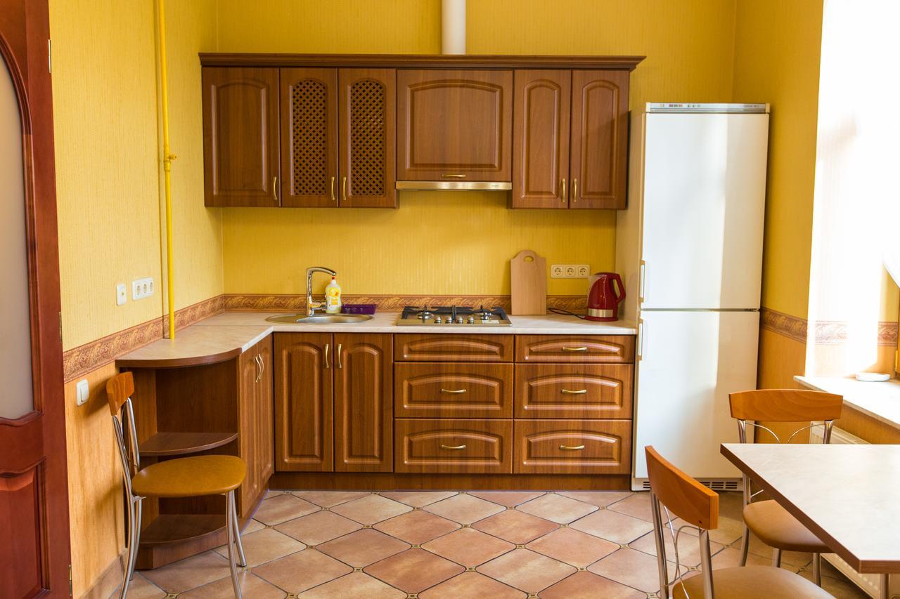 10 Rooms Lviv Exterior photo